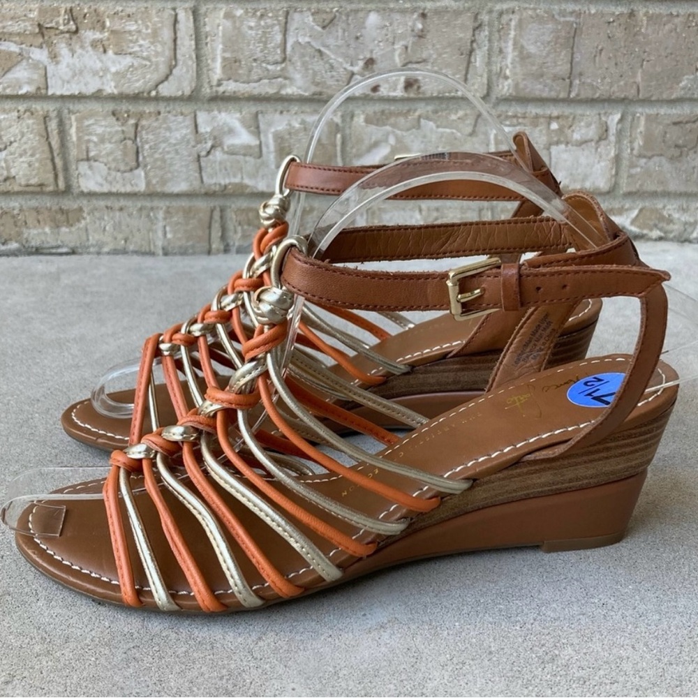 Franco Sarto The Artist Collection
Strappy Wedge Size 7.5 🌸